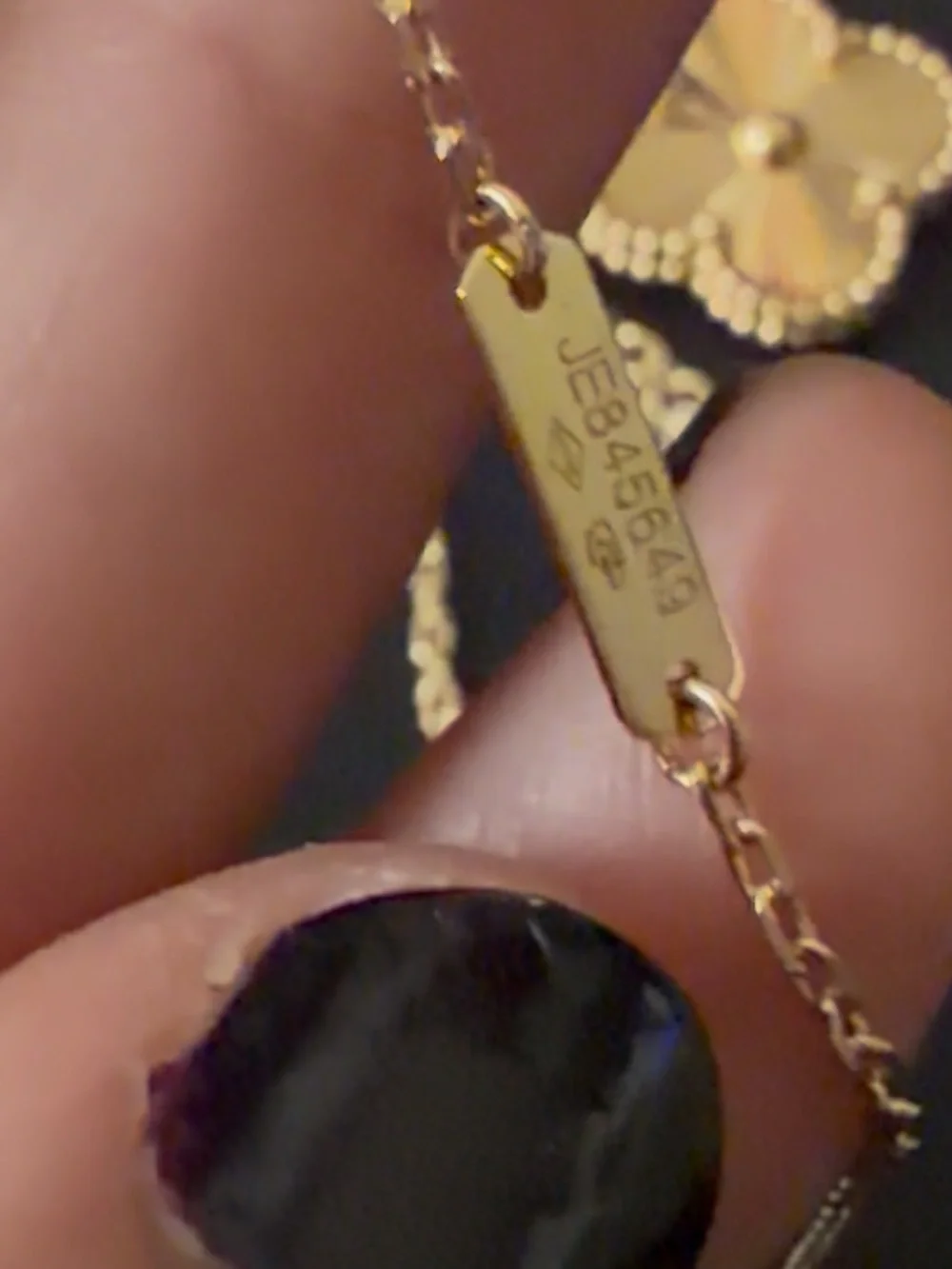 N/A 18k gold